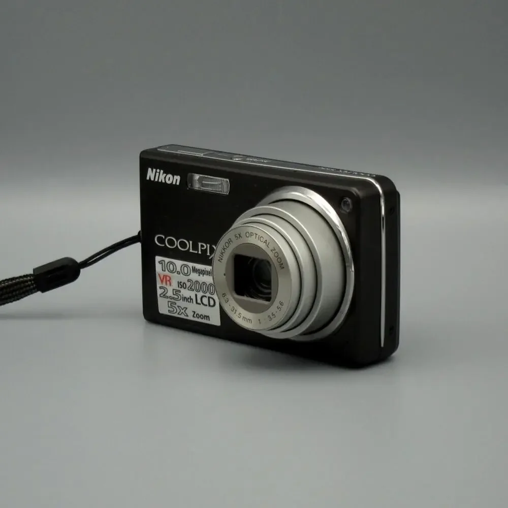 Nikon Coolpix S550 Digital Camera | 10 MP | Black Metal Finish